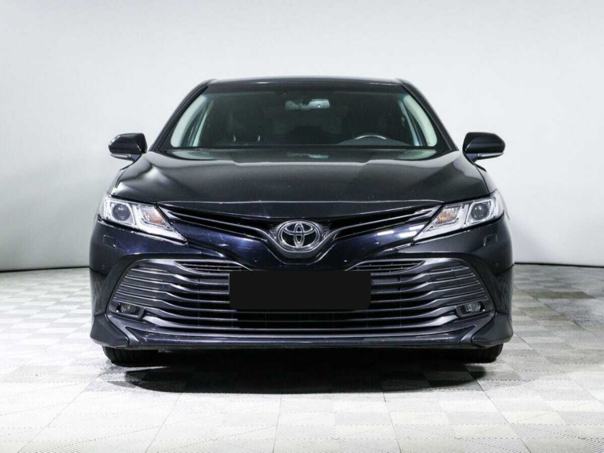 Toyota Camry с пробегом — 2019 год. Фото: #1
