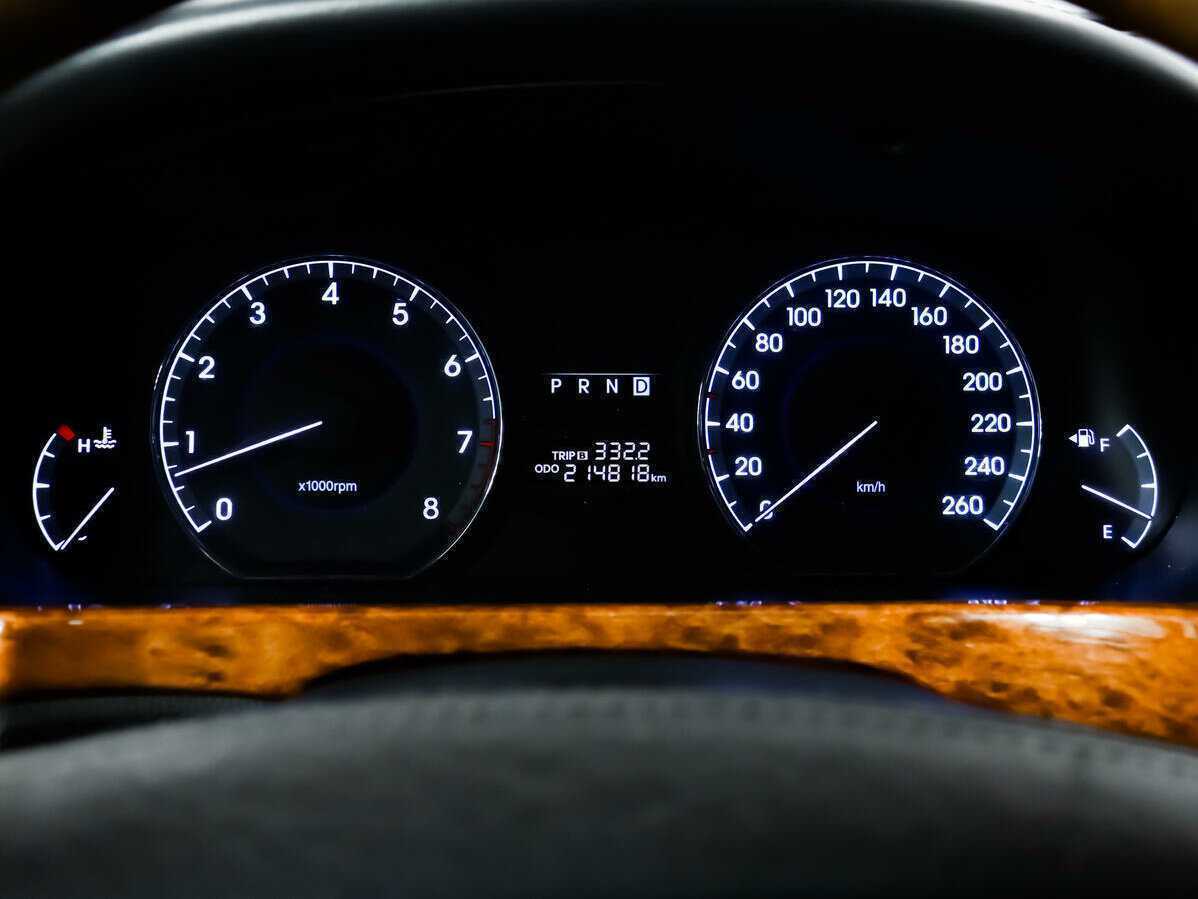 Hyundai Equus с пробегом — 2012 год. Фото: #7