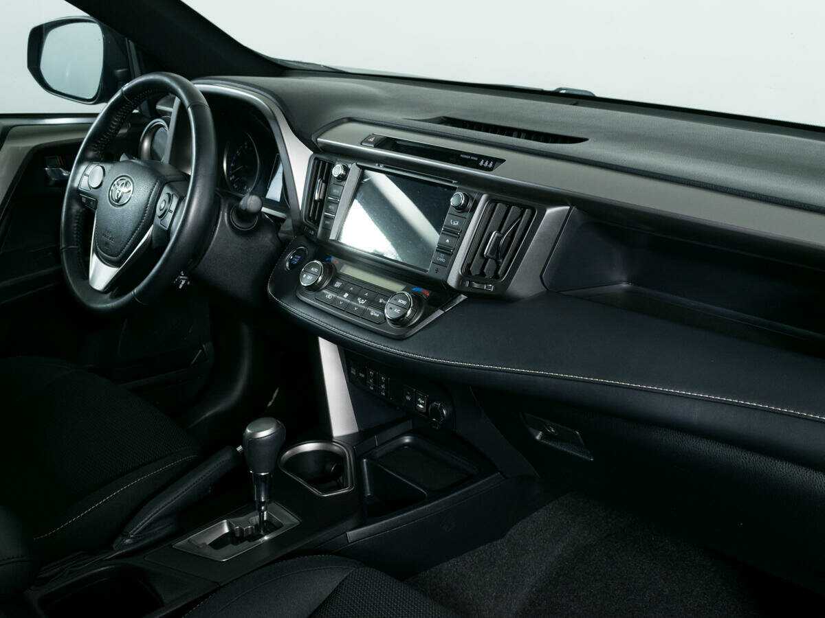 Toyota RAV4 с пробегом — 2019 год. Фото: #8