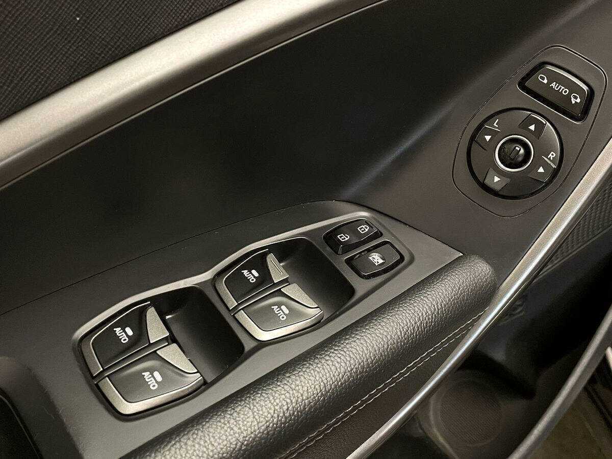 Hyundai Santa Fe с пробегом — 2015 год. Фото: #18