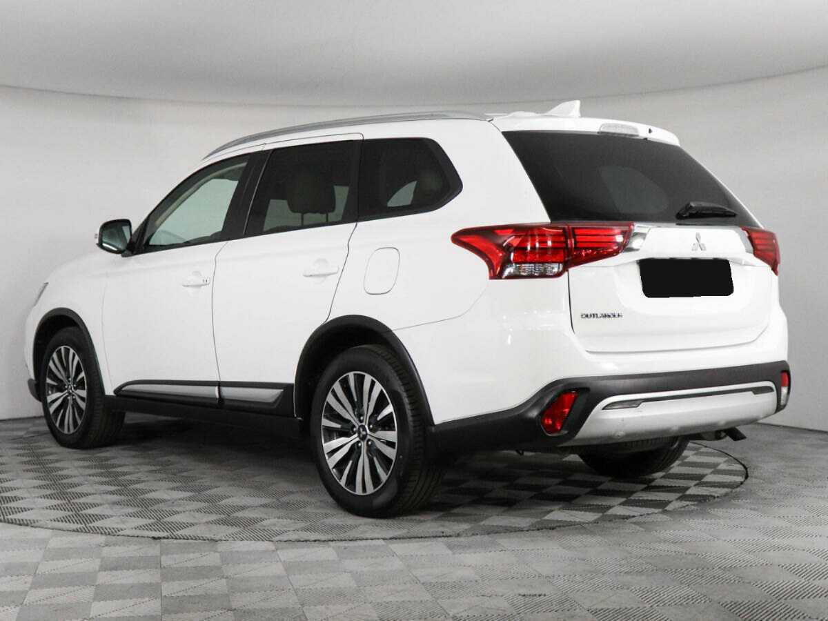 Mitsubishi Outlander с пробегом — 2021 год. Фото: #6