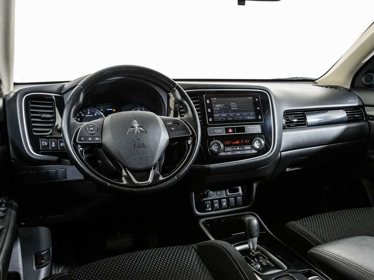 Mitsubishi Outlander с пробегом — 2019 год. Фото: #8