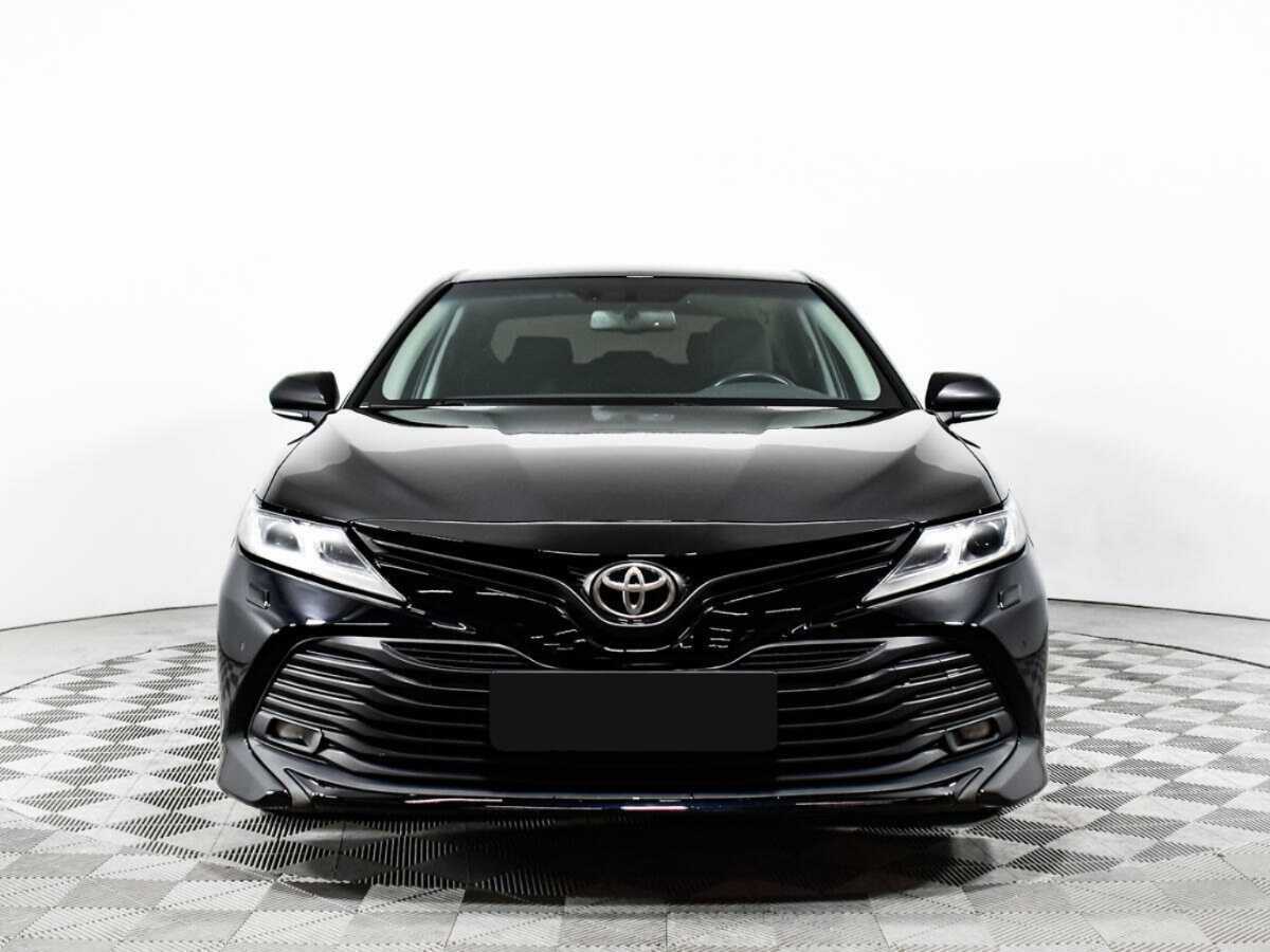 Toyota Camry с пробегом — 2021 год. Фото: #1