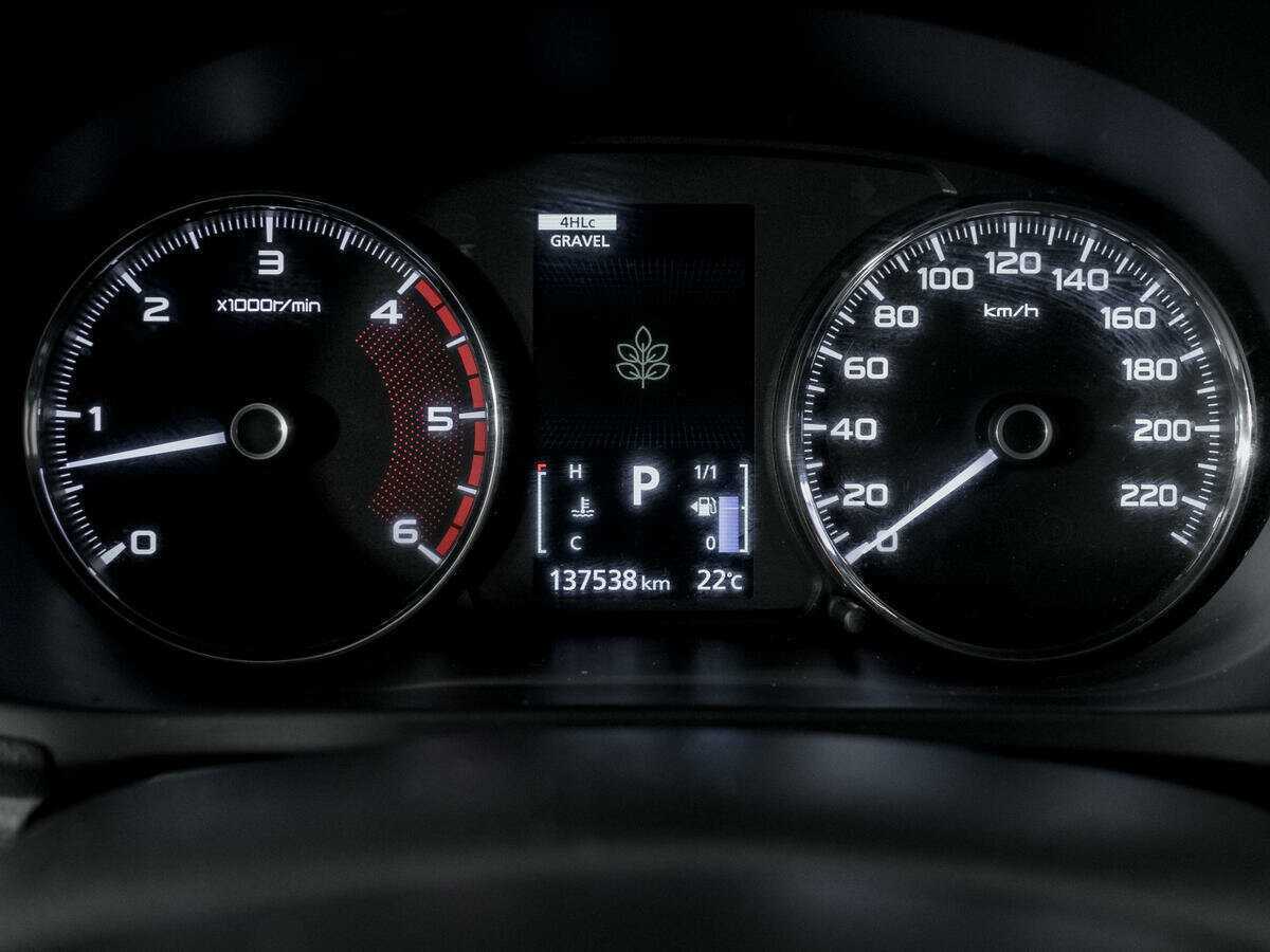 Mitsubishi Pajero Sport с пробегом — 2018 год. Фото: #10