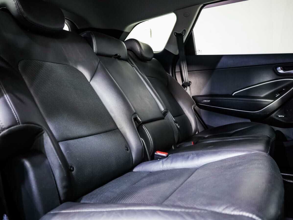 Hyundai Santa Fe с пробегом — 2017 год. Фото: #11