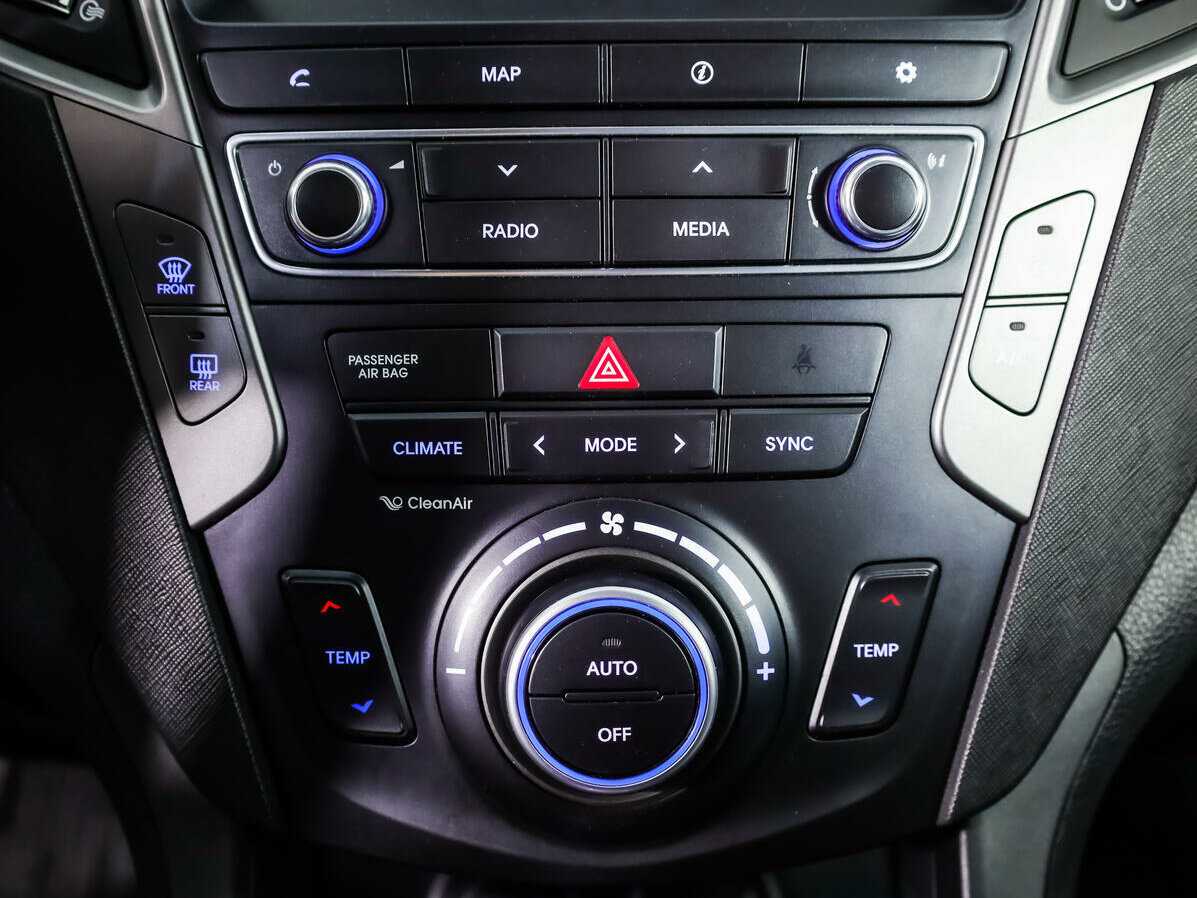 Hyundai Santa Fe с пробегом — 2017 год. Фото: #13