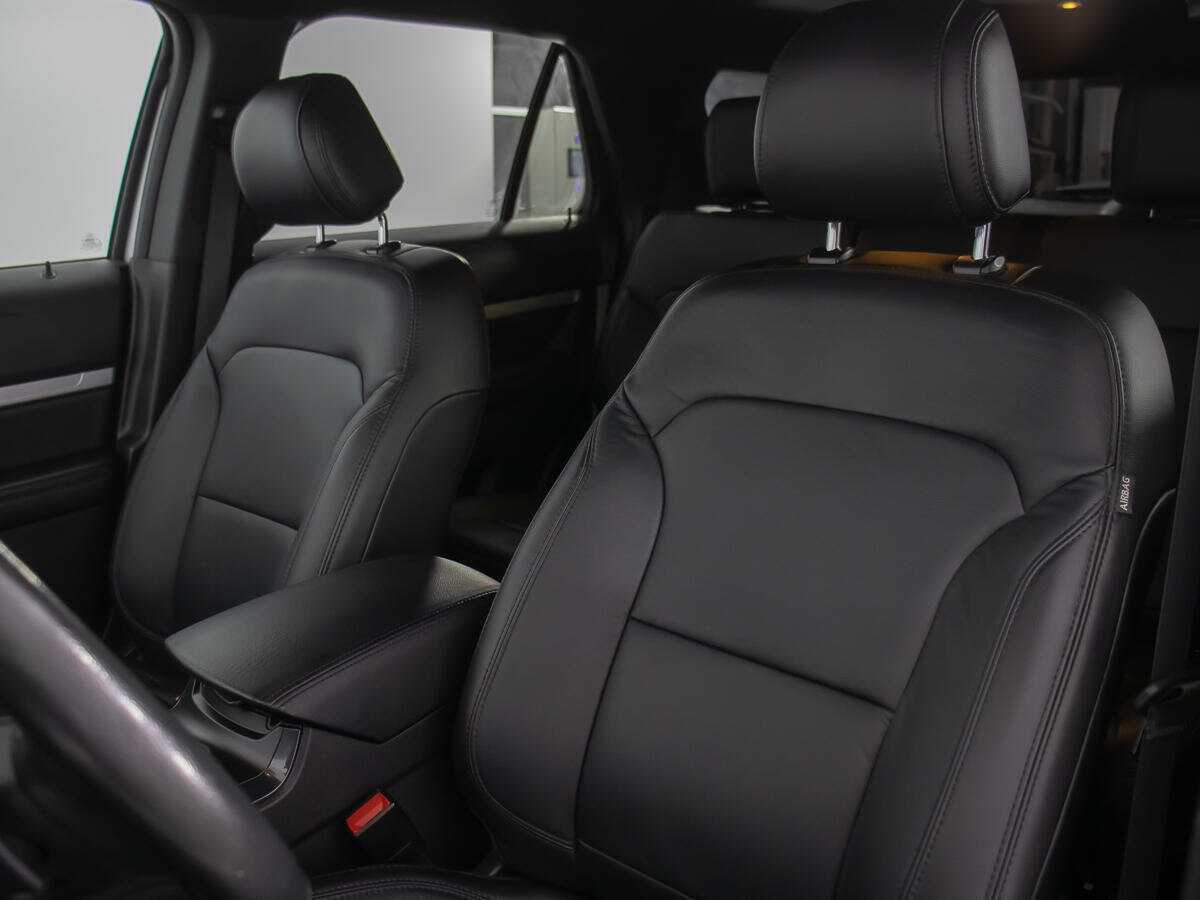 Ford Explorer с пробегом — 2017 год. Фото: #13