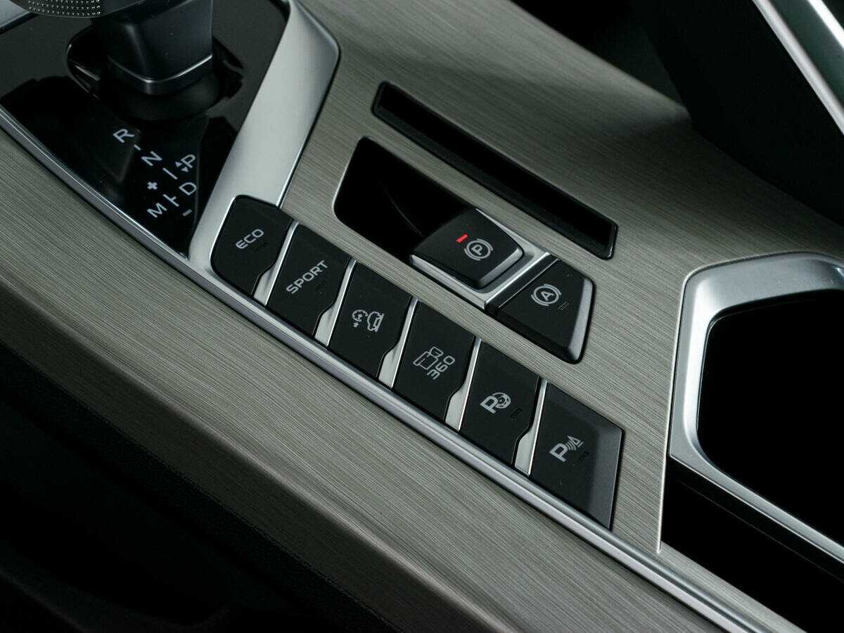 Geely Coolray с пробегом — 2023 год. Фото: #18