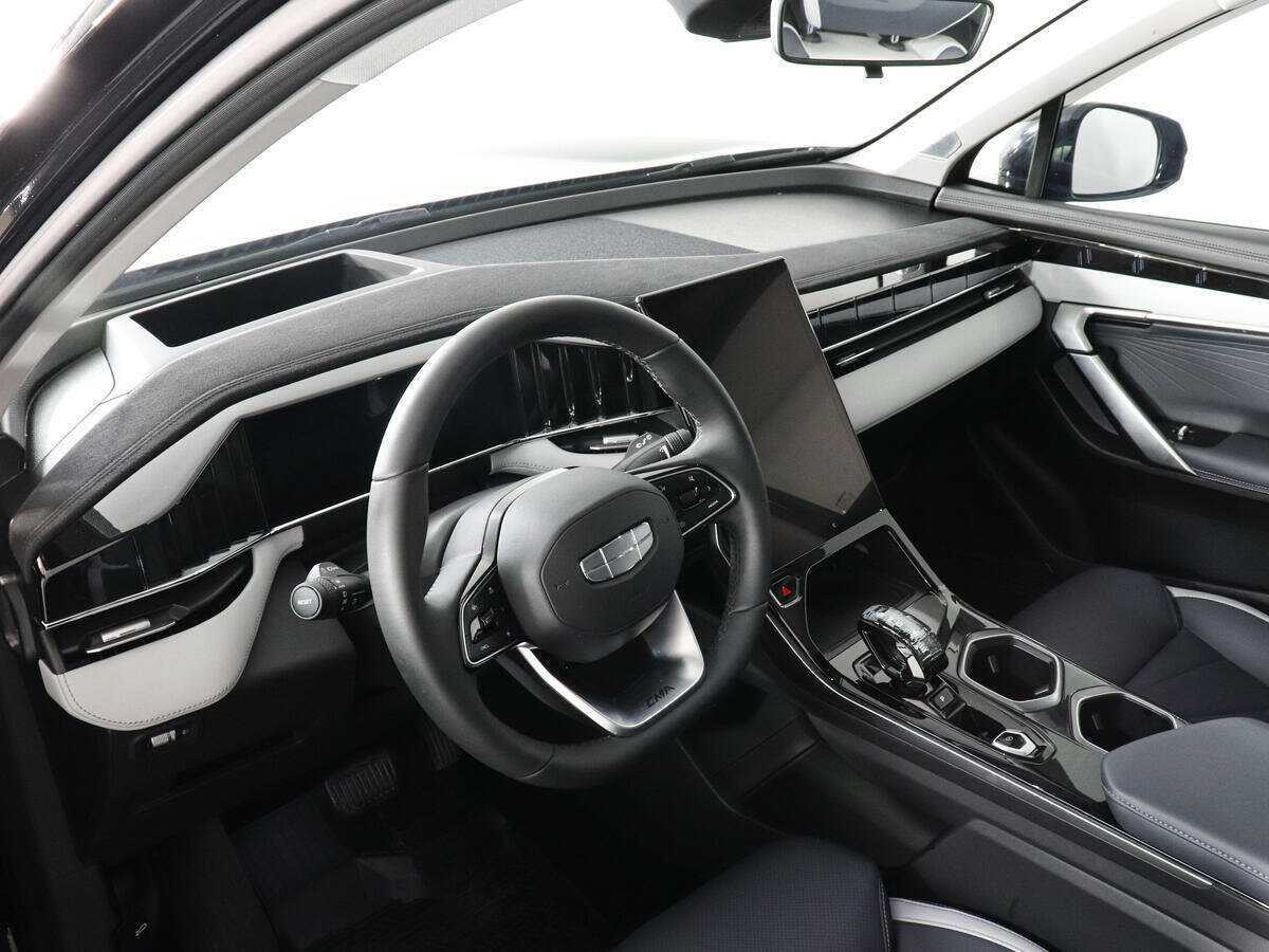 Geely Atlas с пробегом — 2024 год. Фото: #8