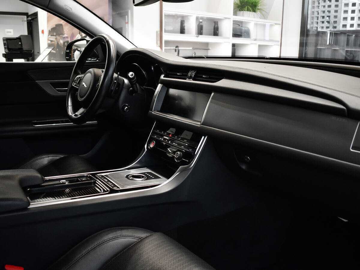 Jaguar XF с пробегом — 2016 год. Фото: #4