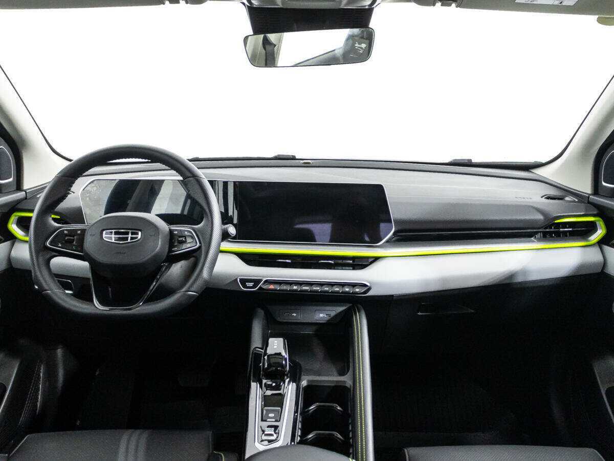 Geely Coolray с пробегом — 2023 год. Фото: #12