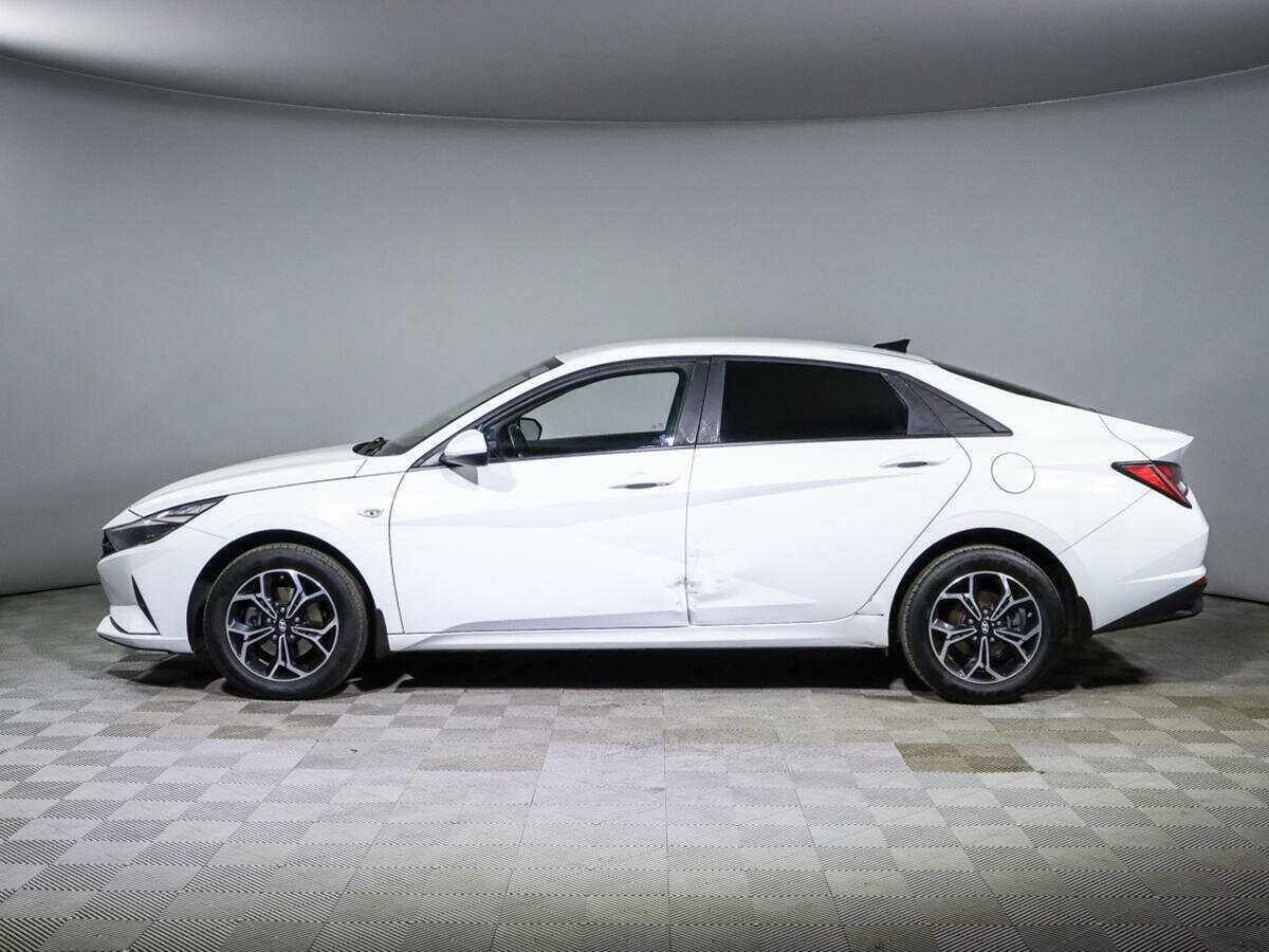 Hyundai Elantra с пробегом — 2021 год. Фото: #7