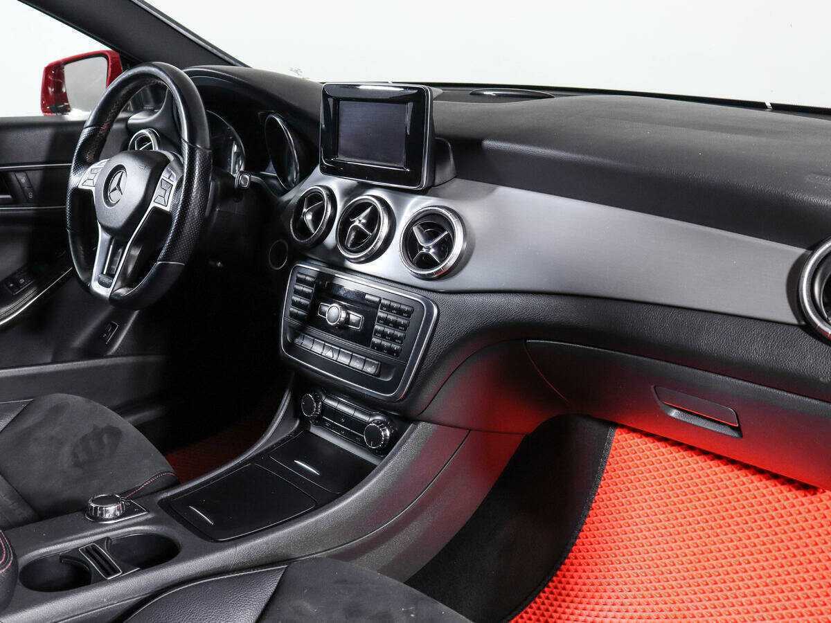 Mercedes-Benz CLA с пробегом — 2013 год. Фото: #6