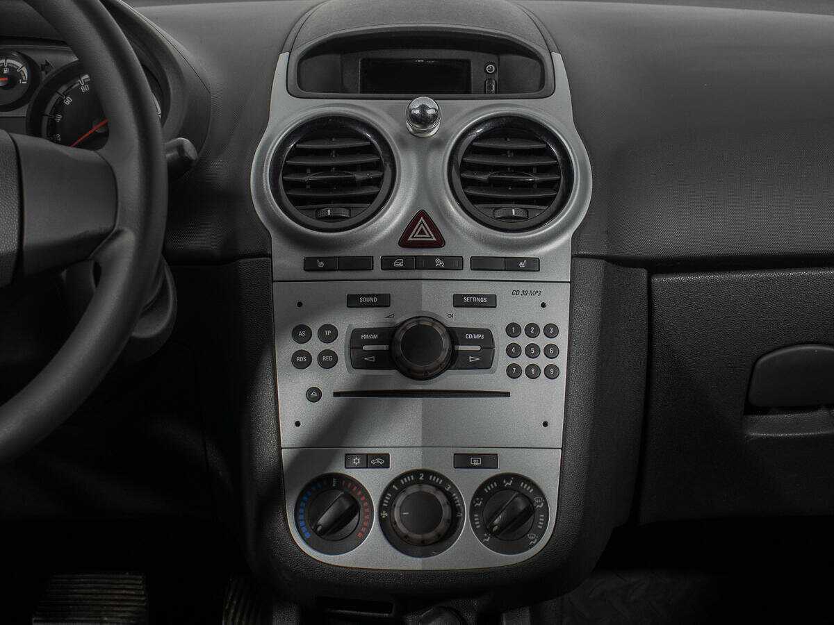 Opel Corsa с пробегом — 2012 год. Фото: #13