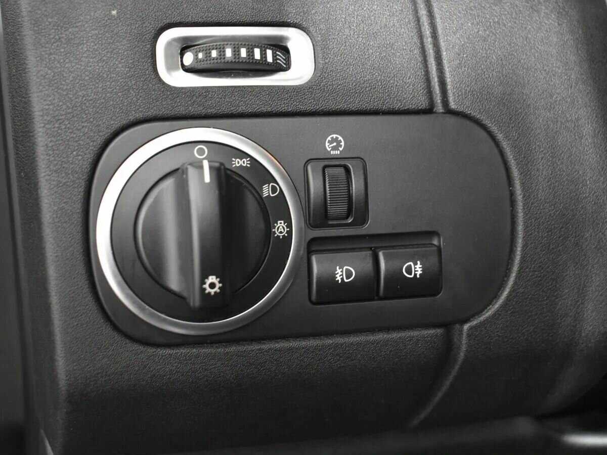 Land Rover Discovery с пробегом — 2014 год. Фото: #15