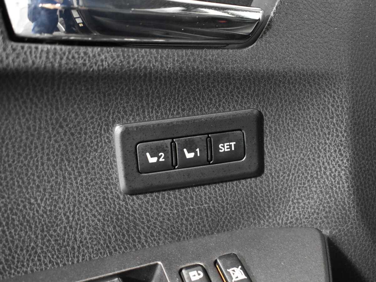 Toyota RAV4 с пробегом — 2018 год. Фото: #9