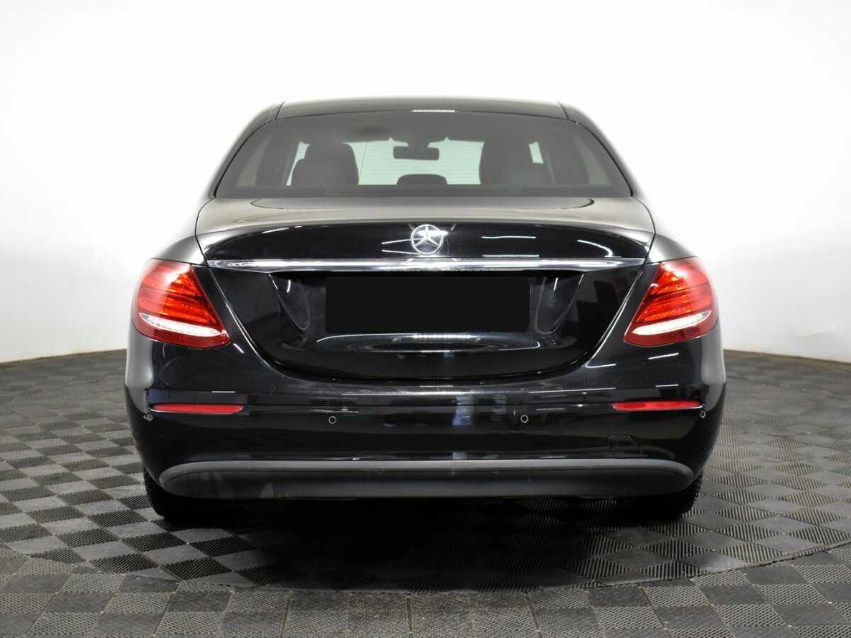 Mercedes-Benz E-Класс с пробегом — 2018 год. Фото: #3