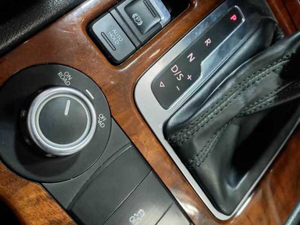 Volkswagen Touareg с пробегом — 2013 год. Фото: #15