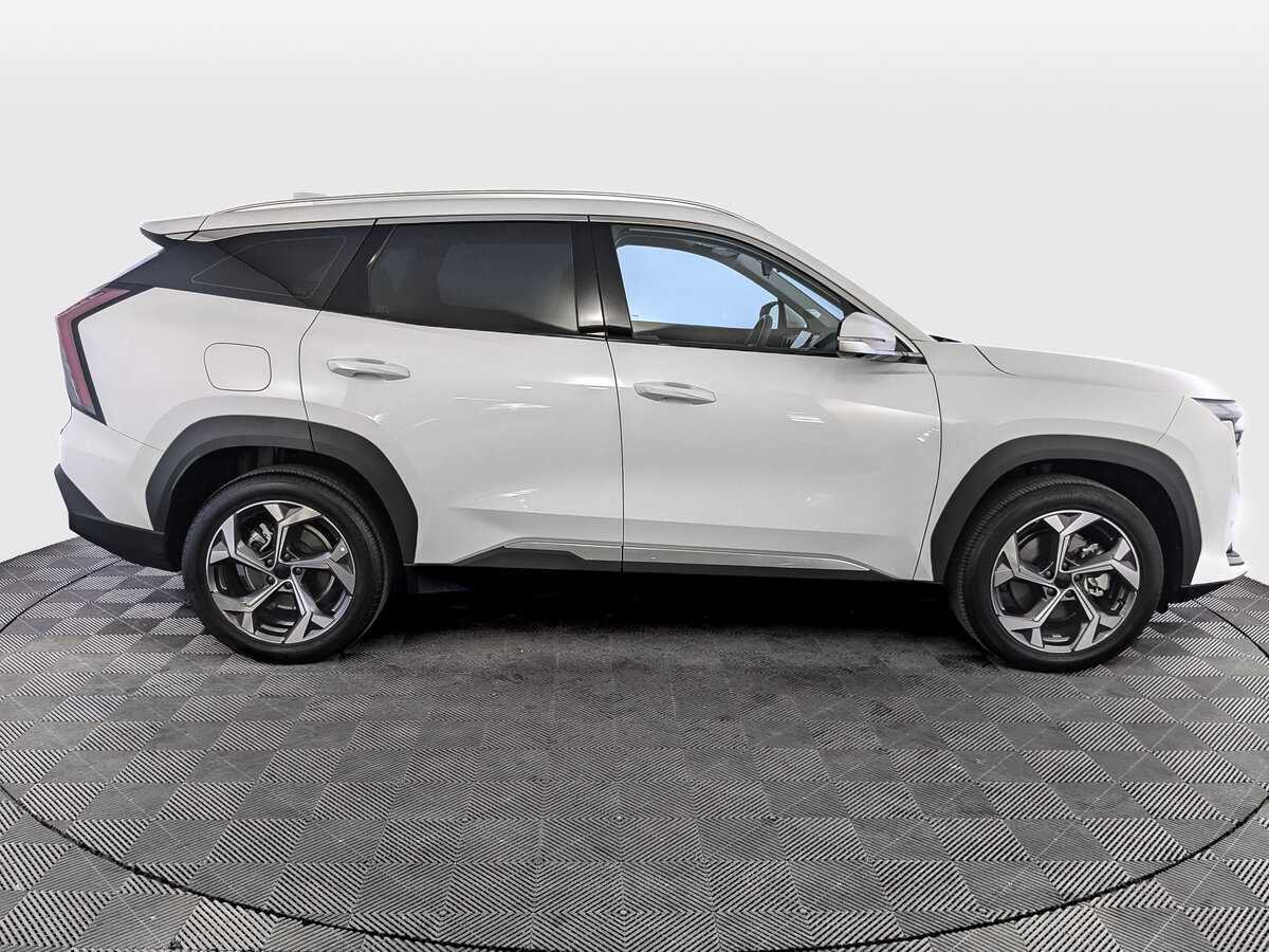 Geely Atlas с пробегом — 2024 год. Фото: #3