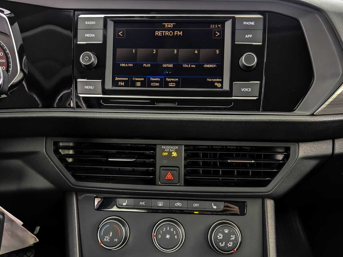 Volkswagen Jetta с пробегом — 2020 год. Фото: #12