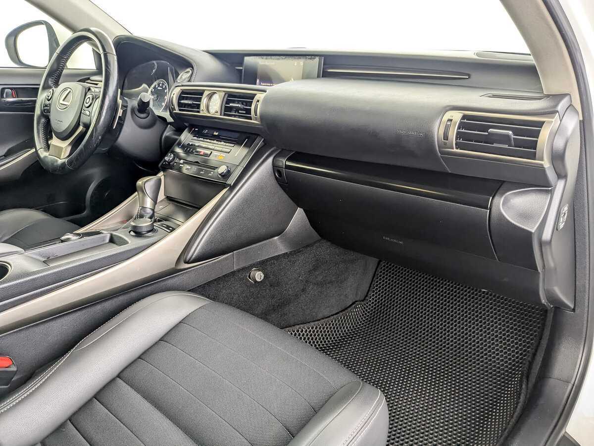 Lexus IS с пробегом — 2014 год. Фото: #8
