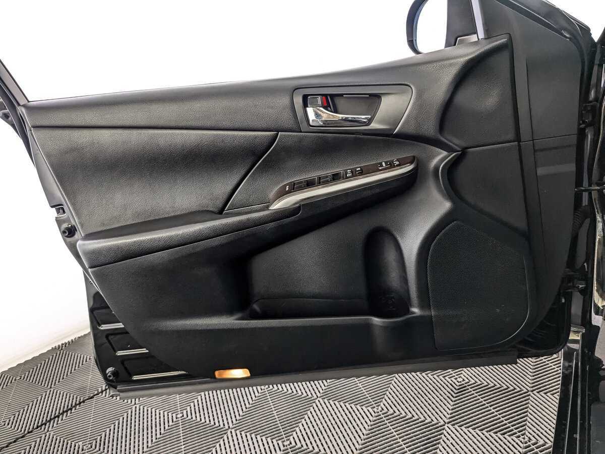 Toyota Camry с пробегом — 2017 год. Фото: #14