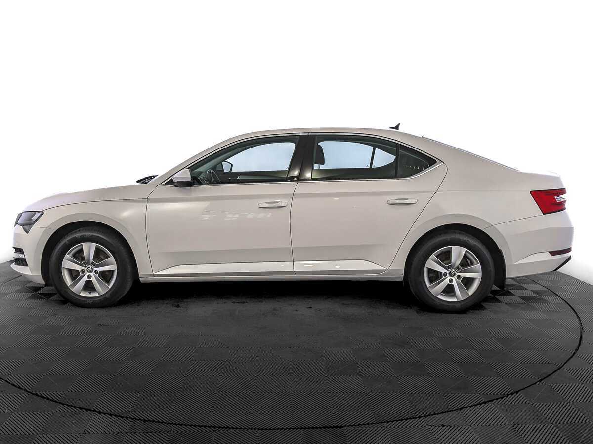 Skoda Superb с пробегом — 2021 год. Фото: #7