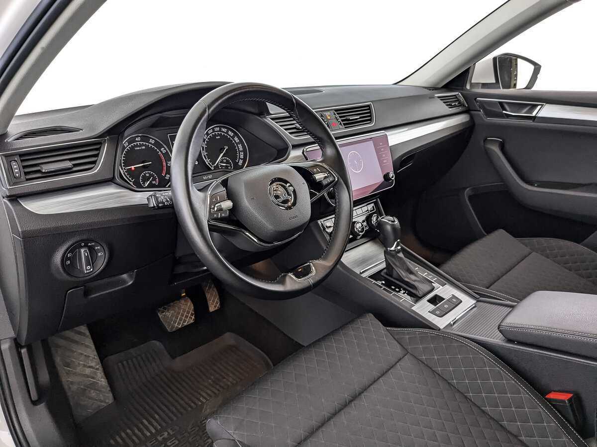 Skoda Superb с пробегом — 2021 год. Фото: #10