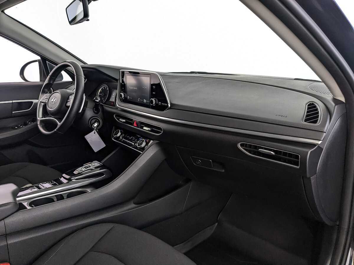 Hyundai Sonata с пробегом — 2021 год. Фото: #8