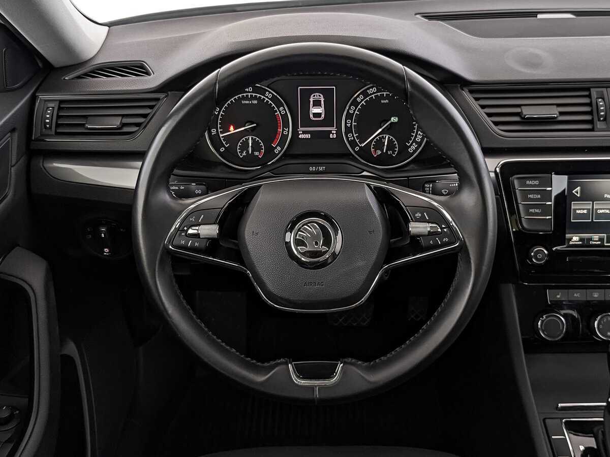 Skoda Superb с пробегом — 2021 год. Фото: #17