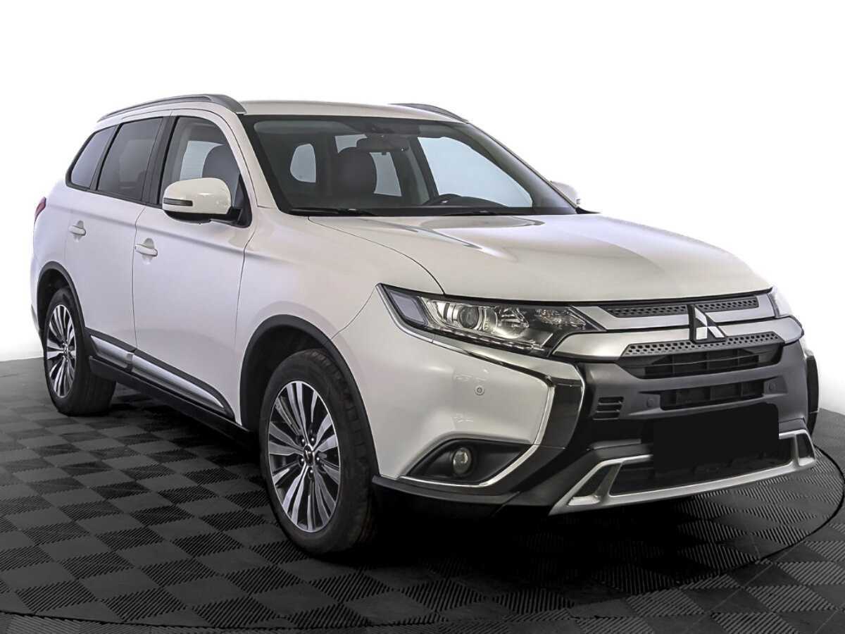 Mitsubishi Outlander с пробегом — 2019 год. Фото: #2