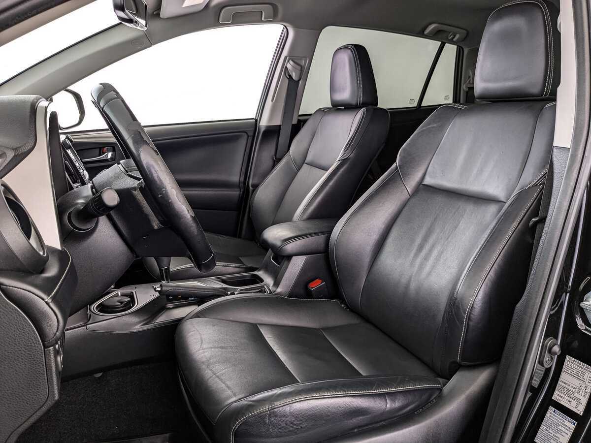Toyota RAV4 с пробегом — 2017 год. Фото: #15