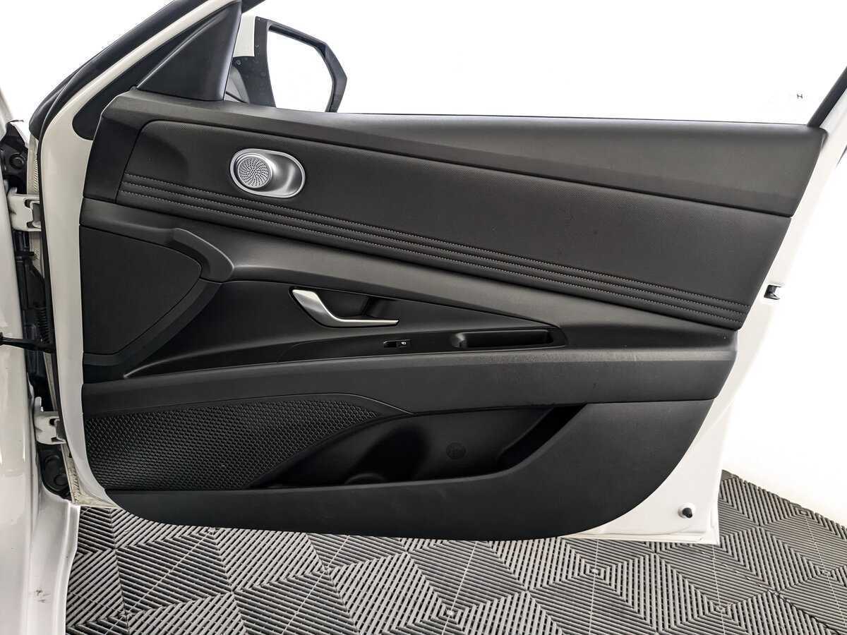 Hyundai Elantra с пробегом — 2021 год. Фото: #20