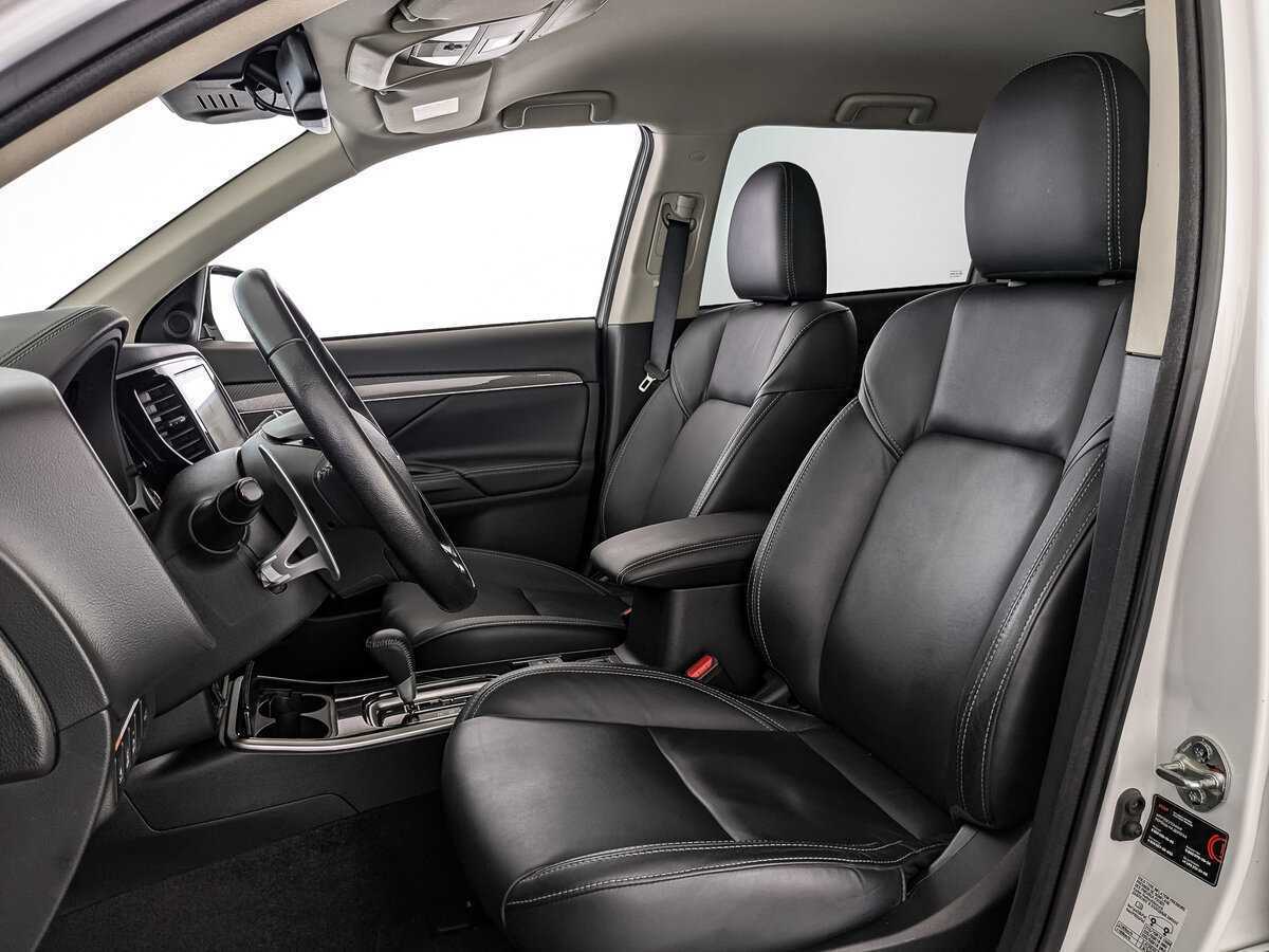 Mitsubishi Outlander с пробегом — 2021 год. Фото: #15