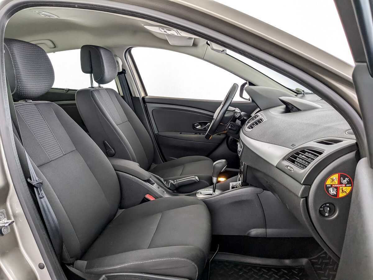 Renault Fluence с пробегом — 2012 год. Фото: #18