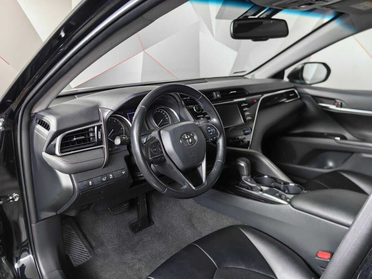 Toyota Camry с пробегом — 2019 год. Фото: #13