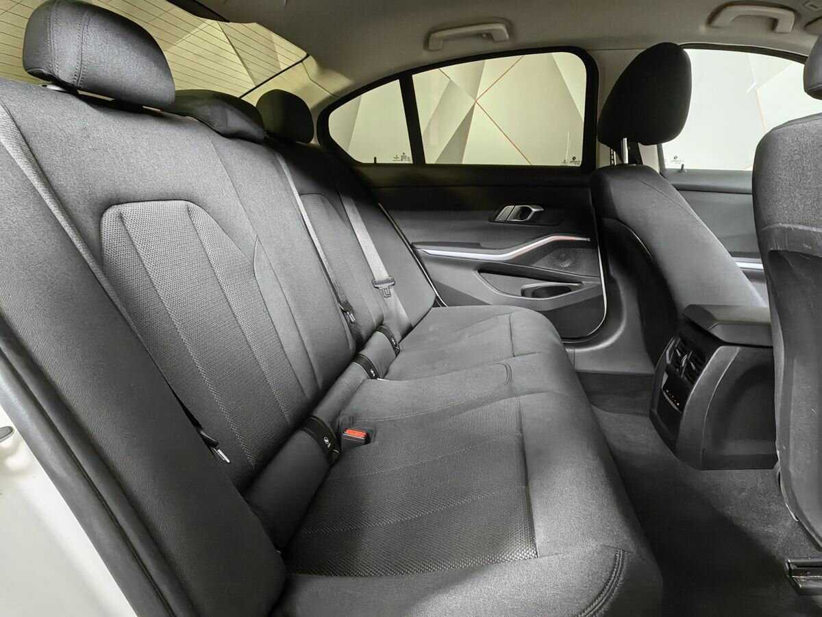 BMW 3 серии с пробегом — 2020 год. Фото: #11