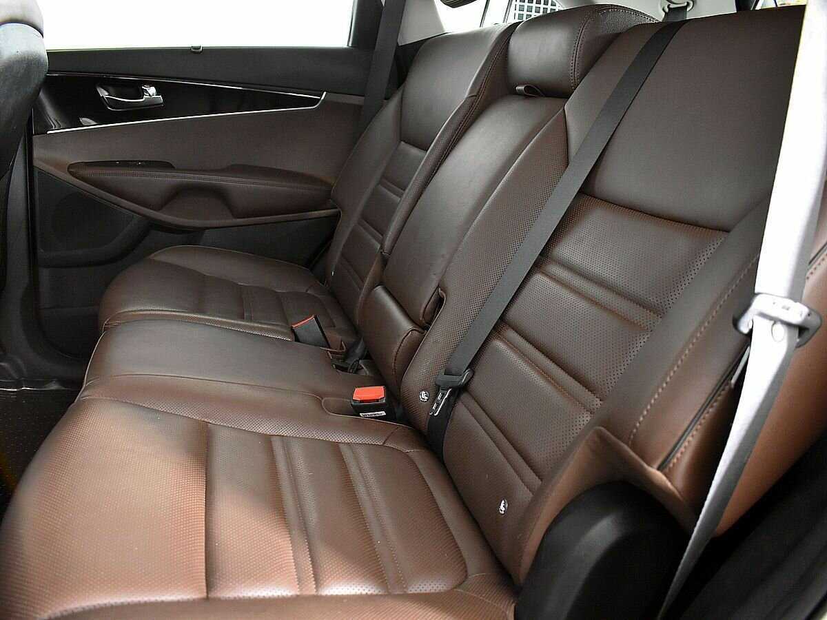 Kia Sorento с пробегом — 2017 год. Фото: #8