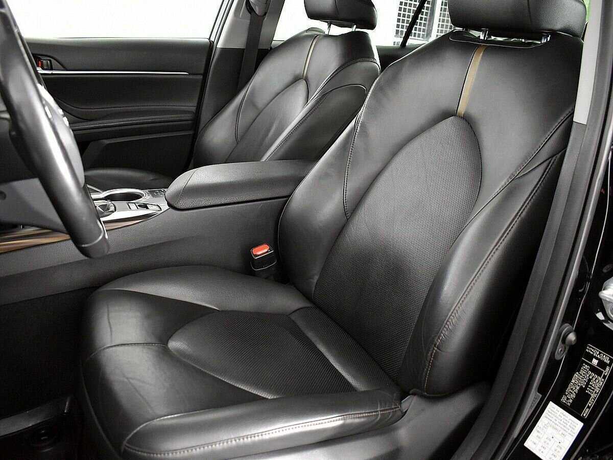 Toyota Camry с пробегом — 2019 год. Фото: #7