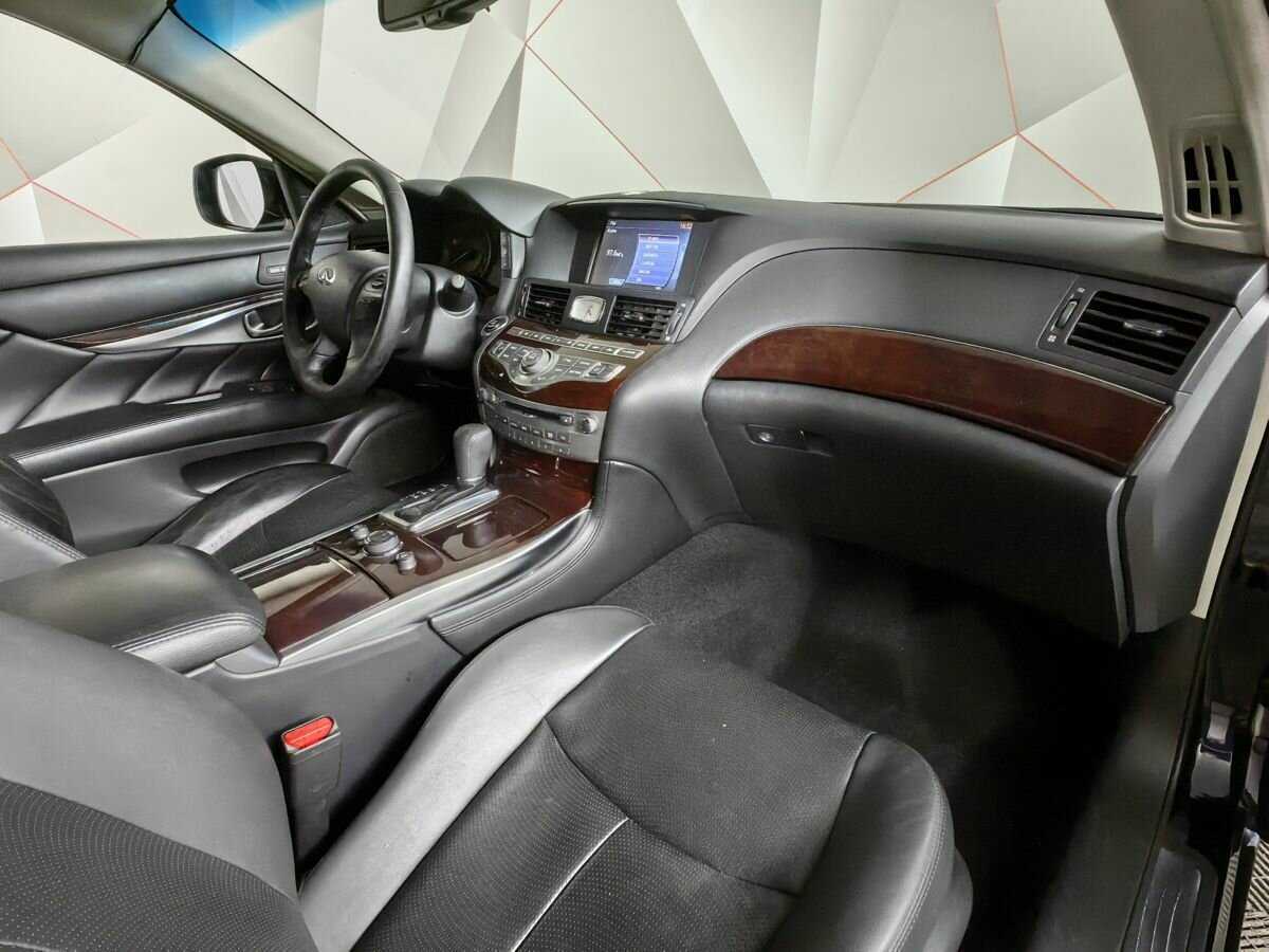 Infiniti Q70 с пробегом — 2016 год. Фото: #8