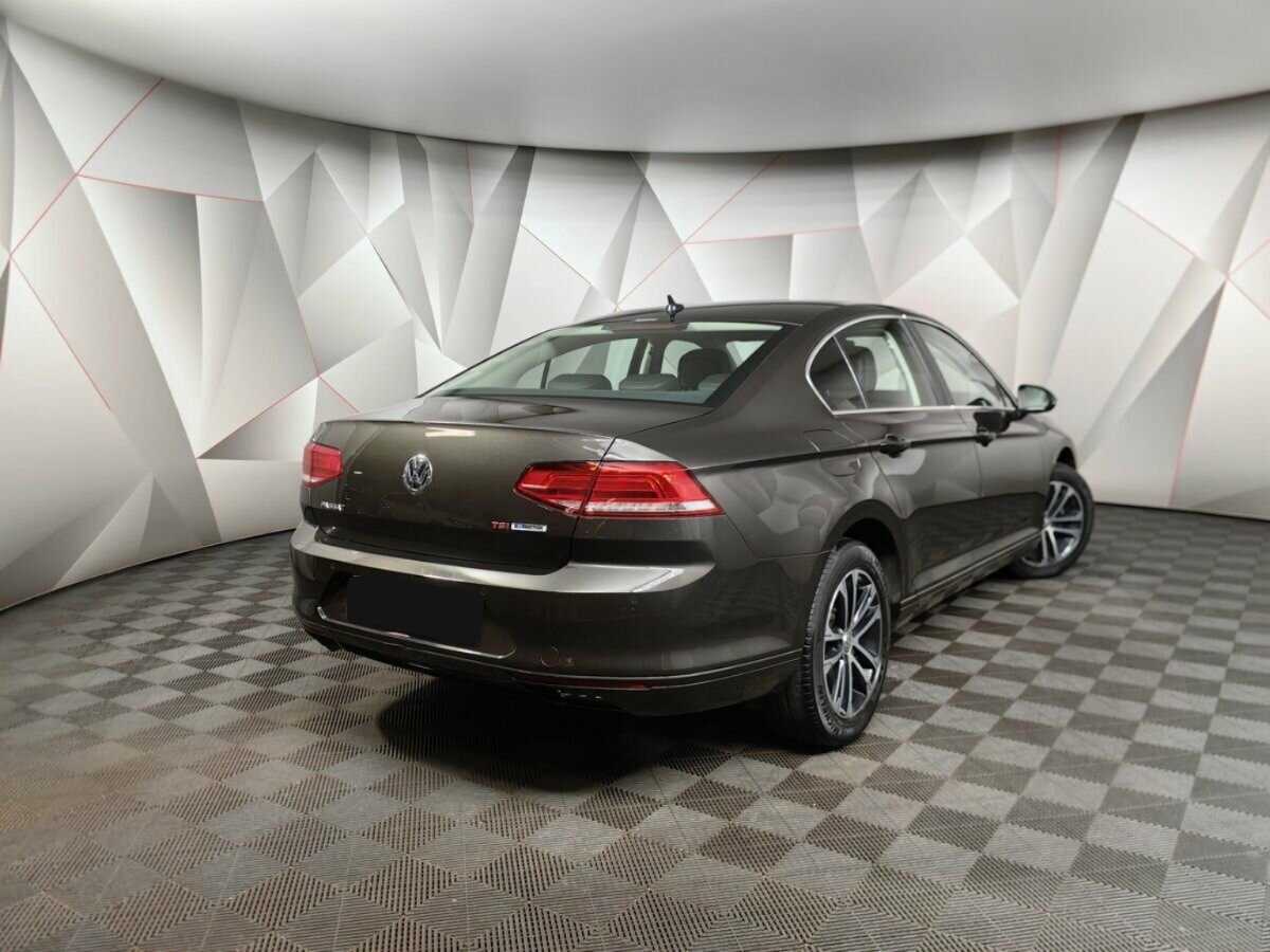 Volkswagen Passat с пробегом — 2017 год. Фото: #1
