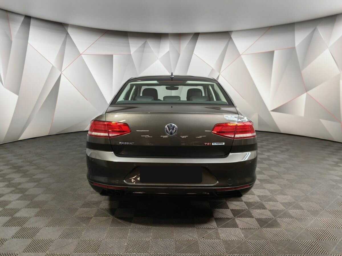 Volkswagen Passat с пробегом — 2017 год. Фото: #7