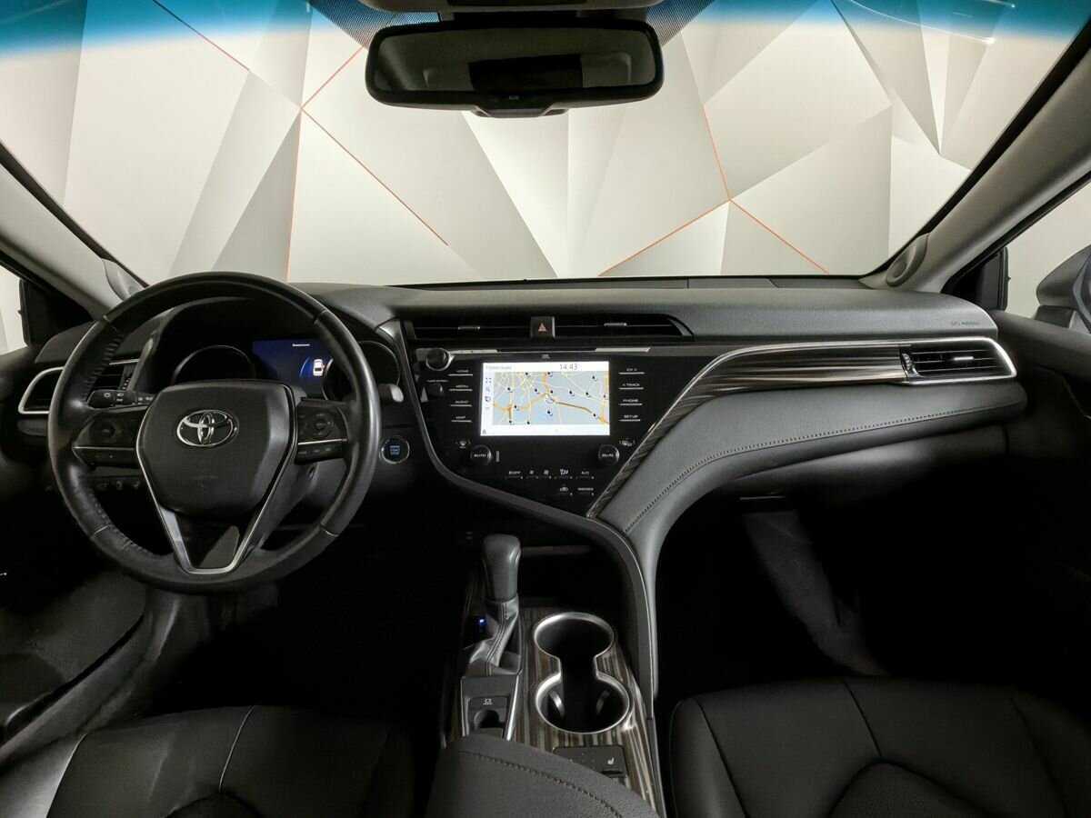 Toyota Camry с пробегом — 2020 год. Фото: #9