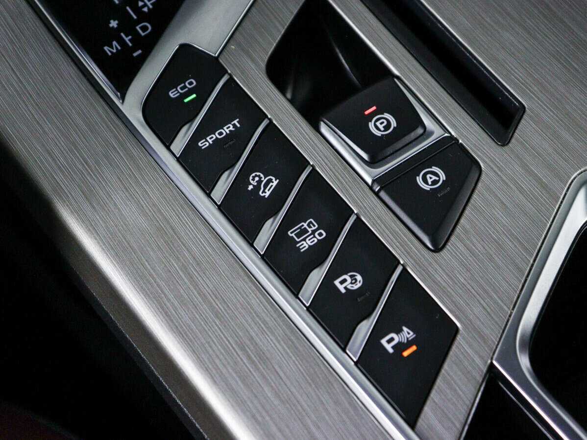 Geely Coolray с пробегом — 2023 год. Фото: #16