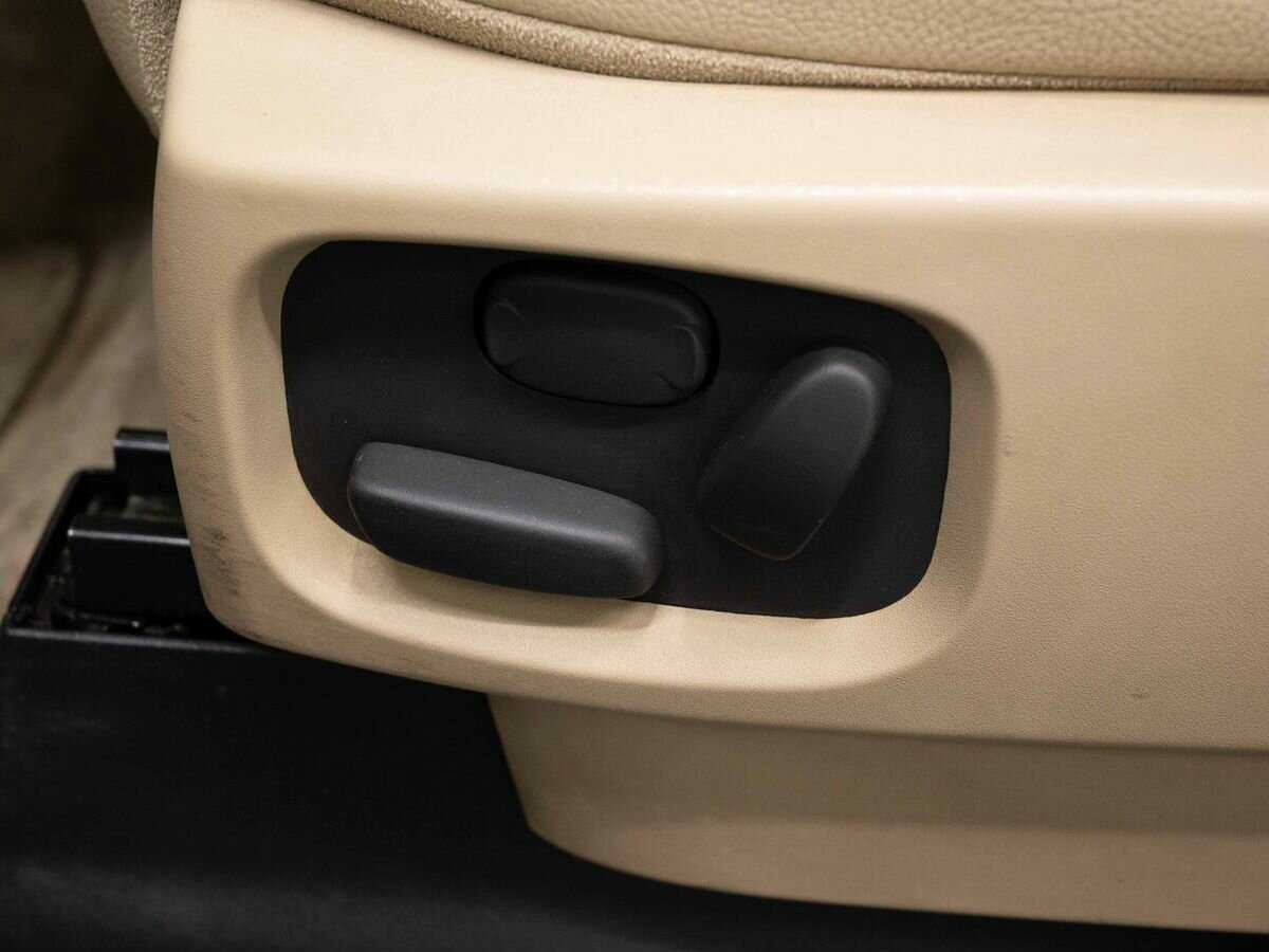 Land Rover Discovery с пробегом — 2014 год. Фото: #23