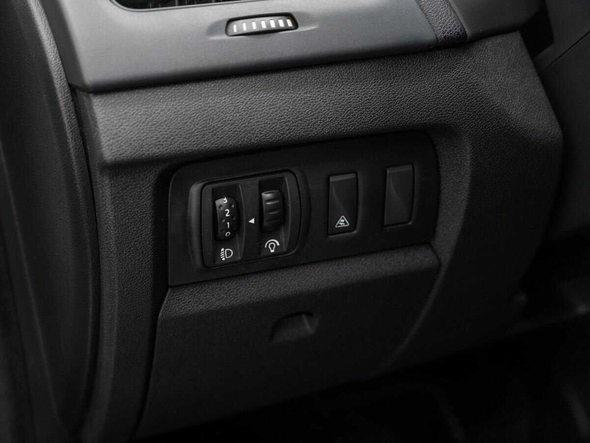 Renault Fluence с пробегом — 2013 год. Фото: #15