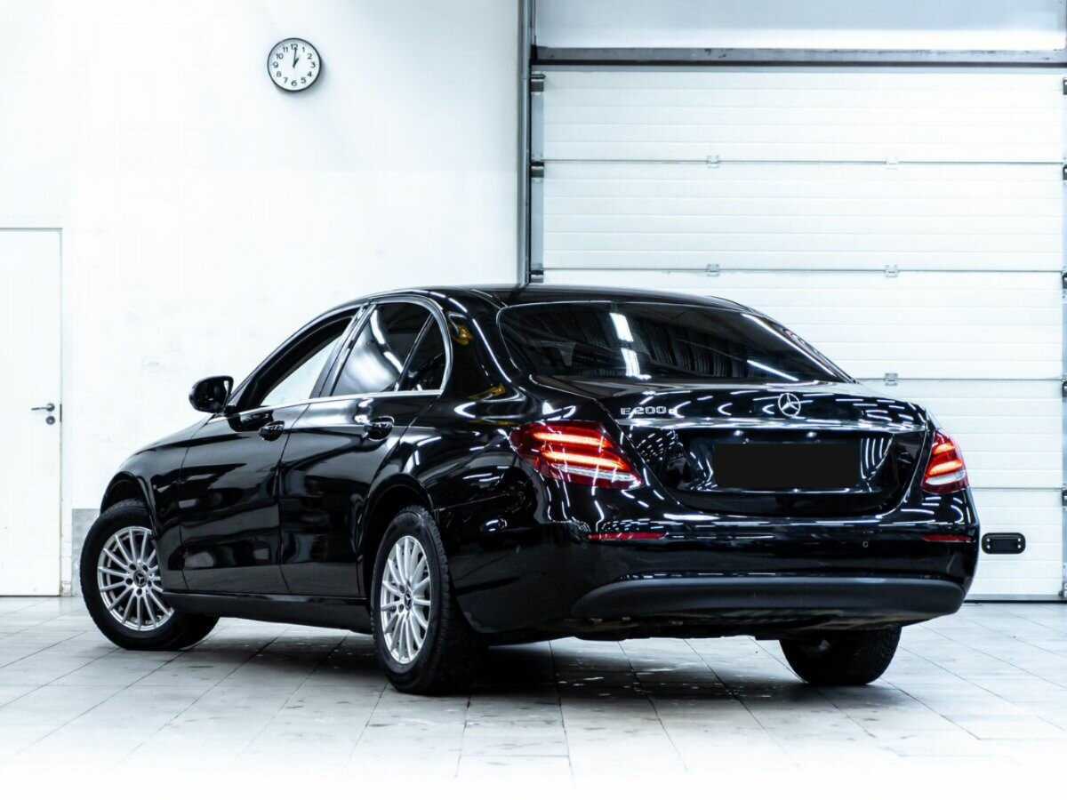 Mercedes-Benz E-Класс с пробегом — 2018 год. Фото: #2