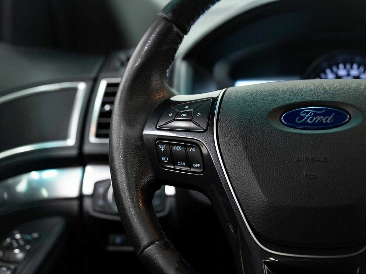 Ford Explorer с пробегом — 2016 год. Фото: #15