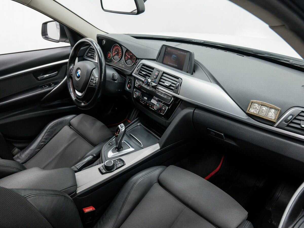 BMW 3 серии с пробегом — 2017 год. Фото: #6