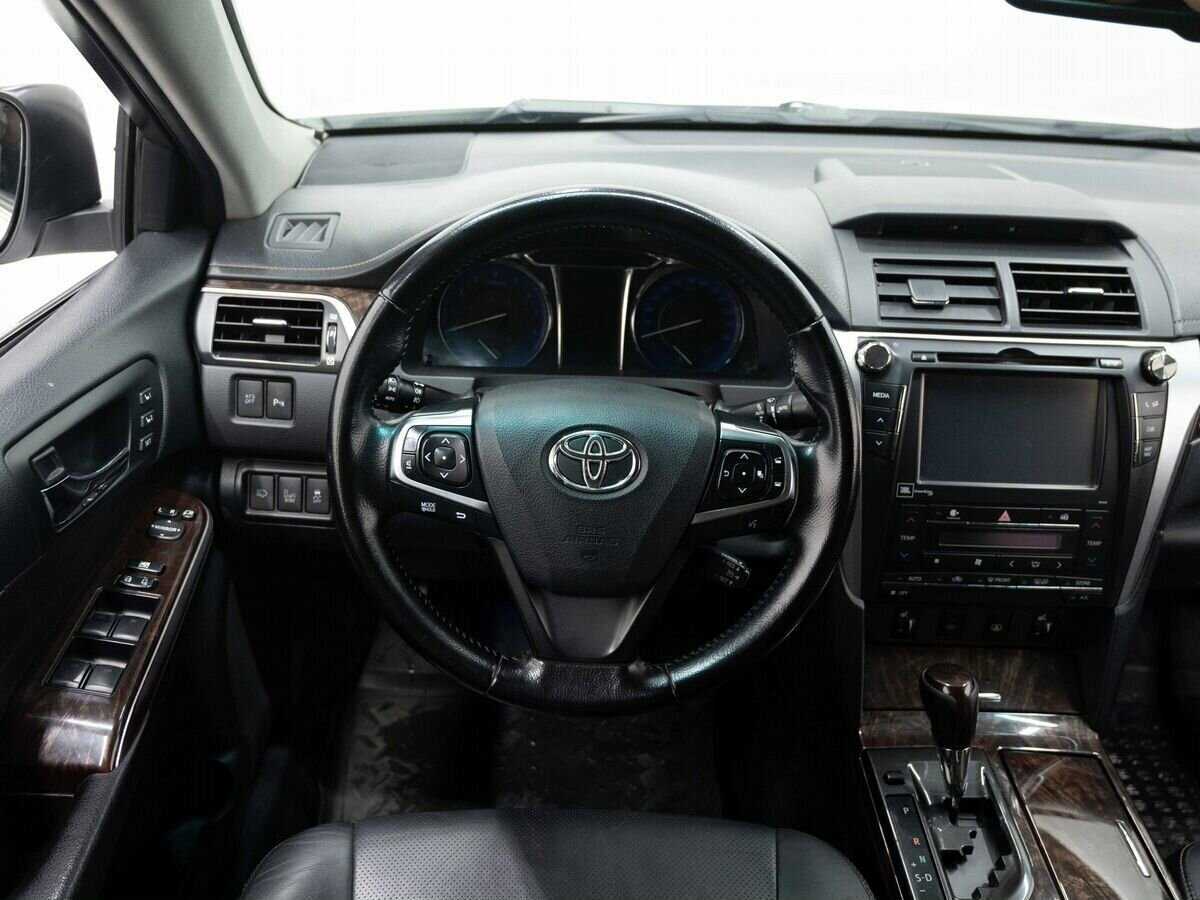 Toyota Camry с пробегом — 2014 год. Фото: #13